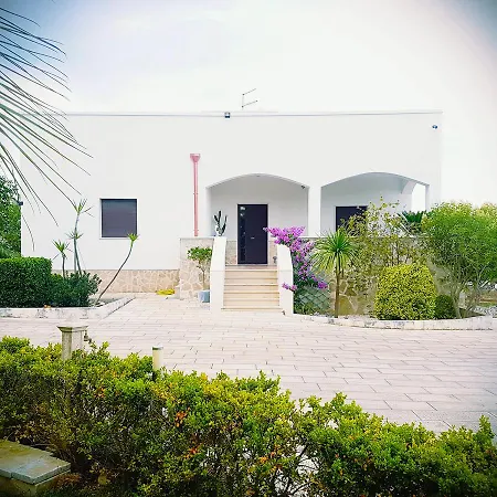 Petra Chiara Villa Locorotondo